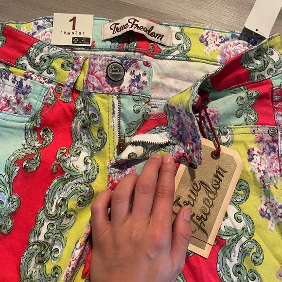 ‼️THRIFT STORE ALERT OFFER True Freedom Jeggings Floral Pants Juniors 1 Reg NWT - Picture 5 of 8